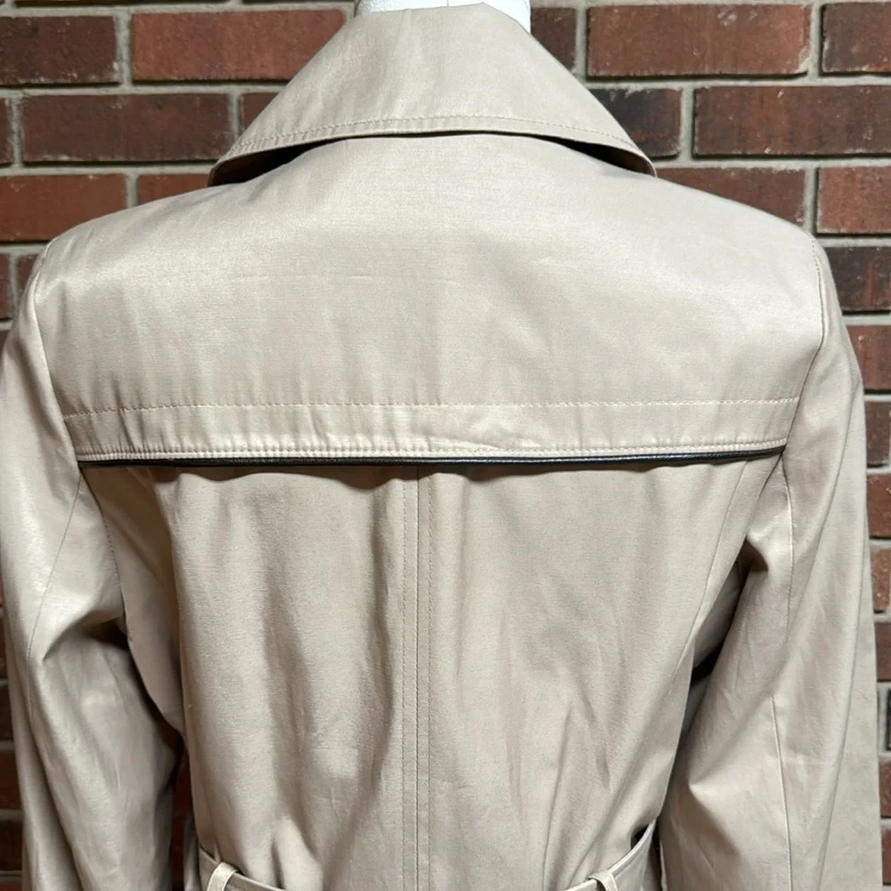 Via Spiga Water Repellent Tan Trench Coat size Medium